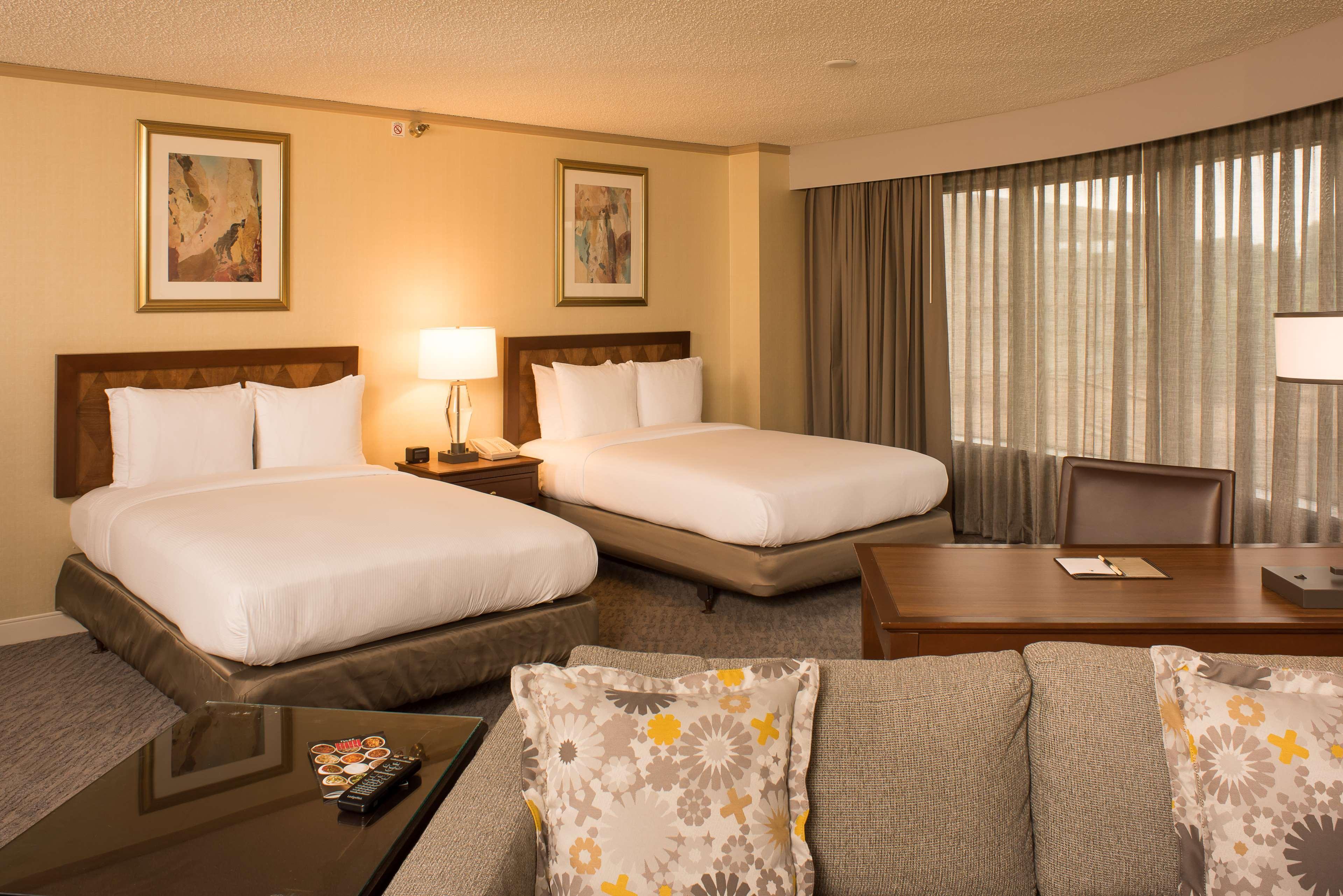 Doubletree By Hilton Tulsa At Warren Place Εξωτερικό φωτογραφία