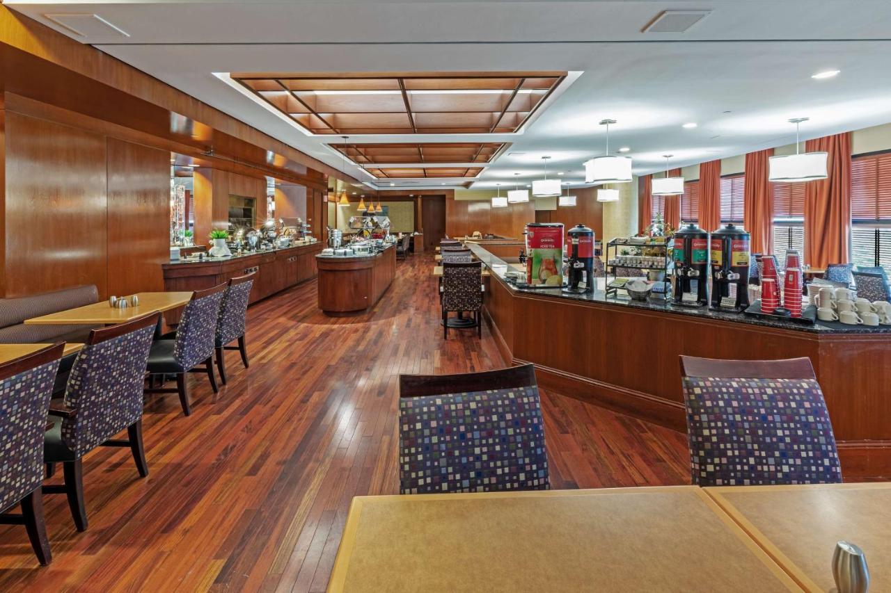 Doubletree By Hilton Tulsa At Warren Place Εξωτερικό φωτογραφία