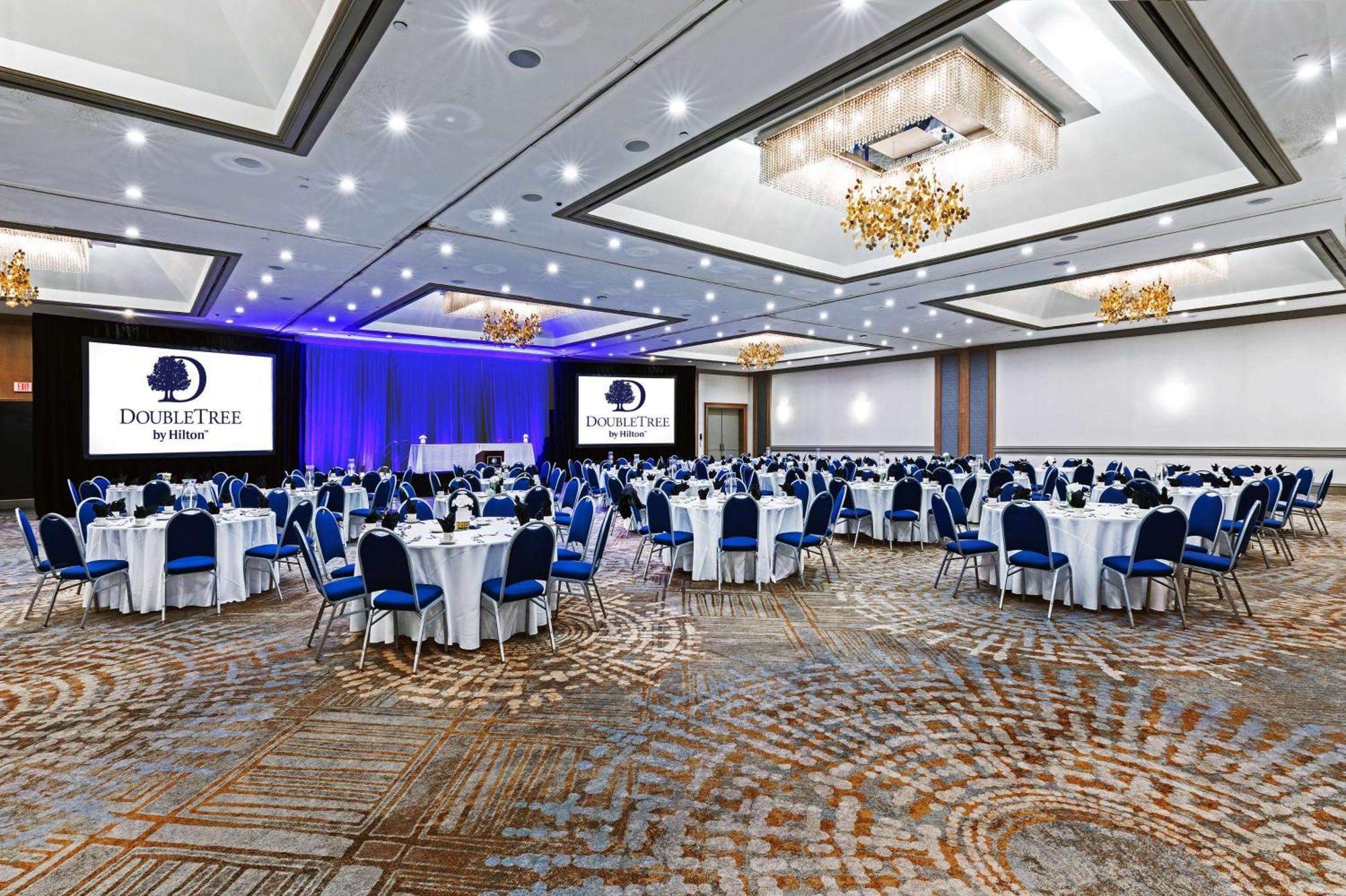 Doubletree By Hilton Tulsa At Warren Place Εξωτερικό φωτογραφία