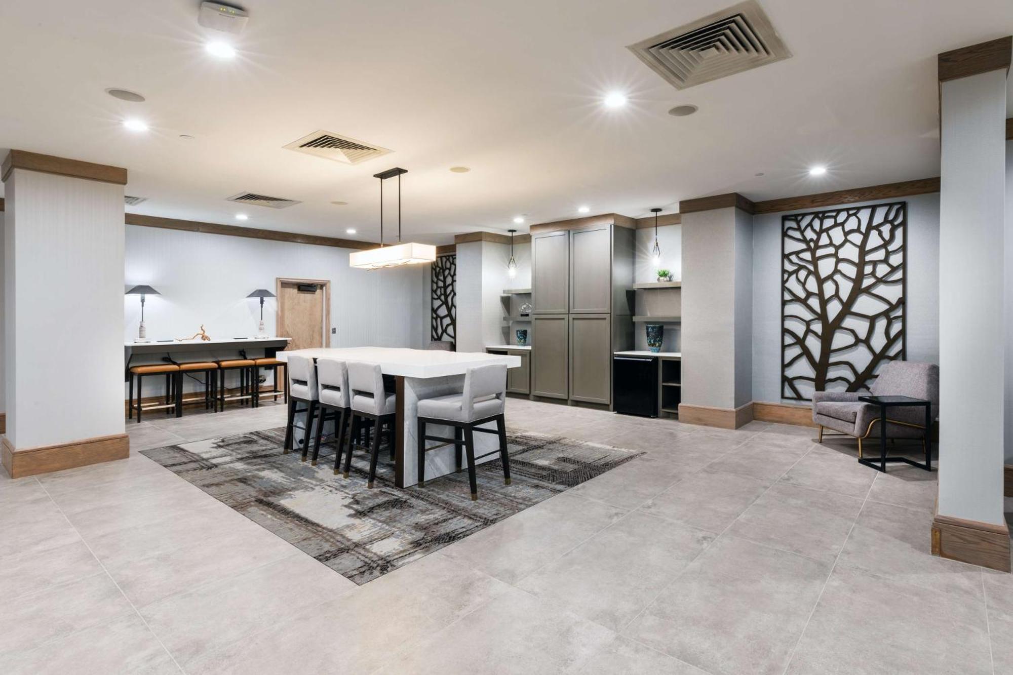 Doubletree By Hilton Tulsa At Warren Place Εξωτερικό φωτογραφία