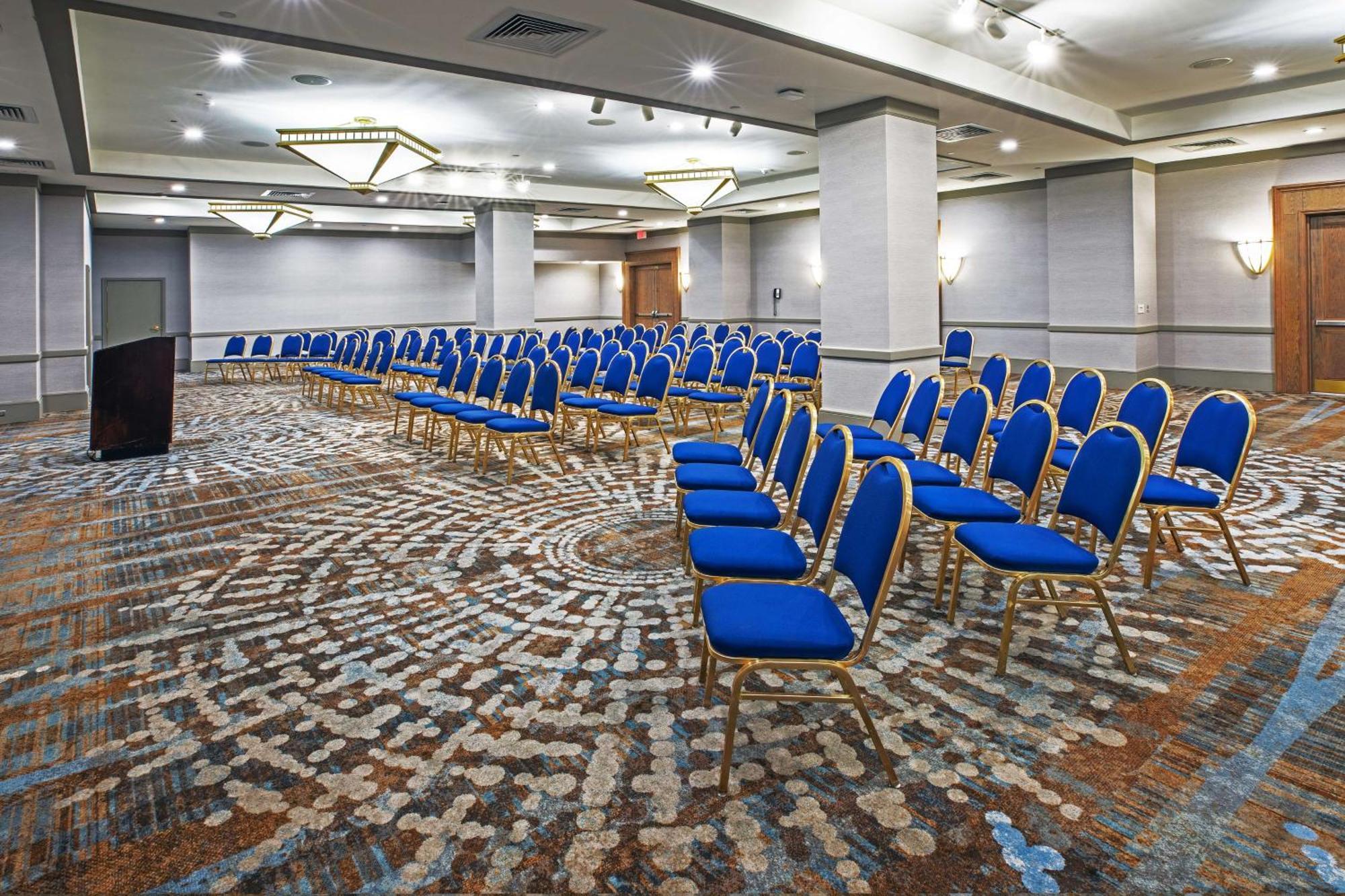 Doubletree By Hilton Tulsa At Warren Place Εξωτερικό φωτογραφία